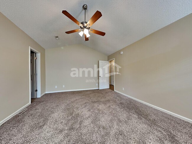 Building Photo - 131 Kingsbridge Dr