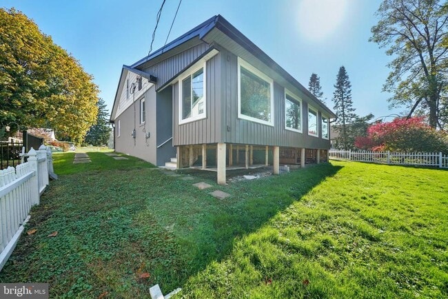 Building Photo - 214 Maryland Ave