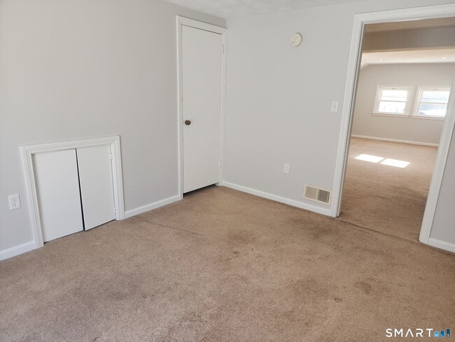 Building Photo - 81 Middlefield St