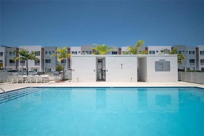 Building Photo - 2561 NE 193rd St