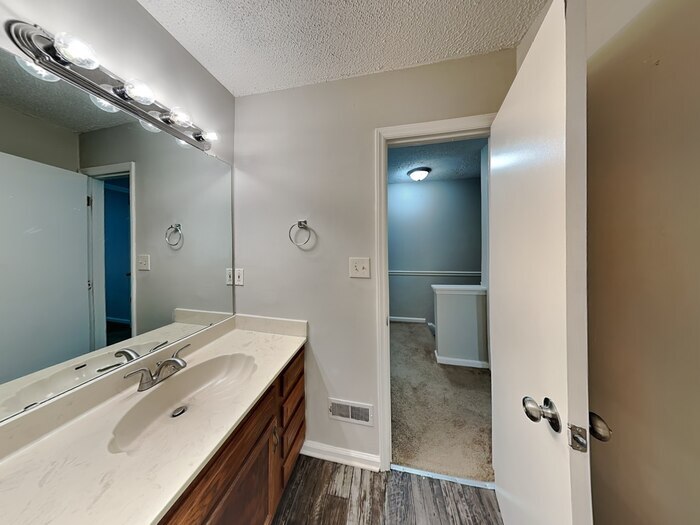 Building Photo - 7222 Lea Wood Ln