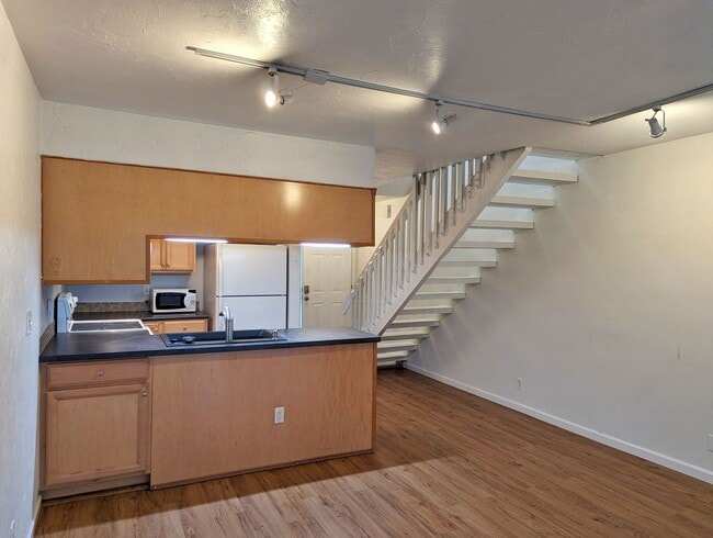 Building Photo - 2BD/1.5BA Twnhse Style Forestedge Condo on...