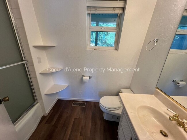 Building Photo - 2+ bed, 2 bath house on the Spokane River!