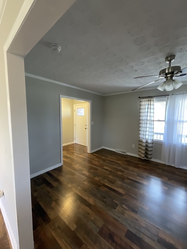 Building Photo - 301 Richard St