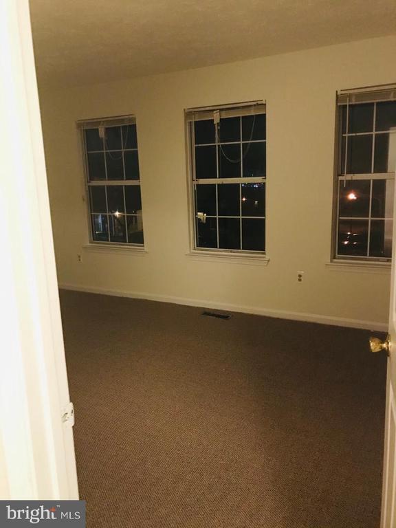 Building Photo - 2804 Pin Oak Ln