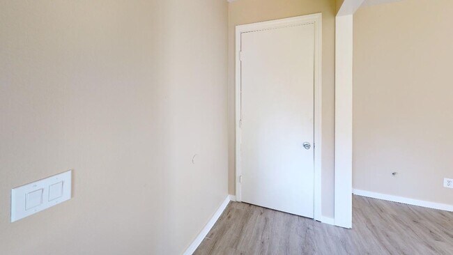 Building Photo - coh8110