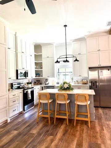 Building Photo - 608 N Belknap St