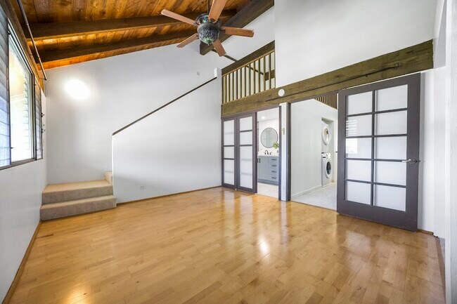 Building Photo - 370 Kawaihae St