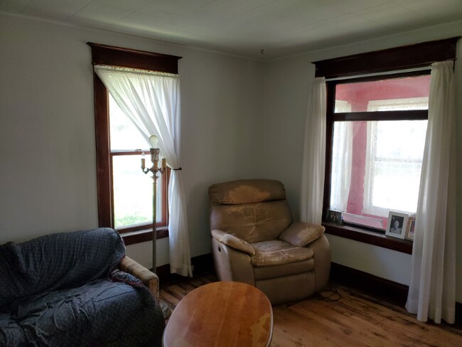 Building Photo - 1312 Cass Ave