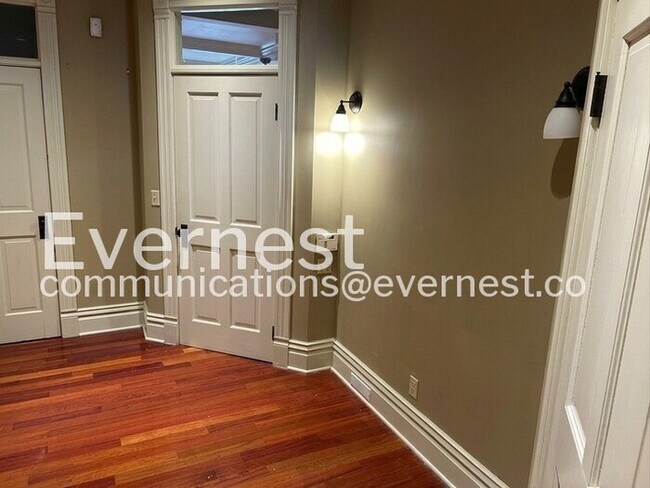 Building Photo - 112 Hanford St