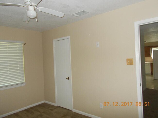 Building Photo - 112 Myra Lou Ave
