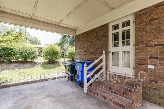 Building Photo - 207 S Alston St