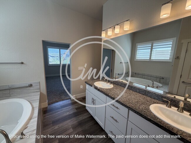 Building Photo - 439 Dubois Ln
