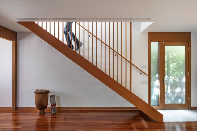 Building Photo - 10424 Hebron Ln