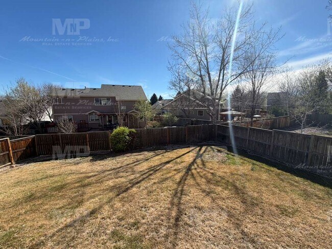 Building Photo - 4400 Vista Dr