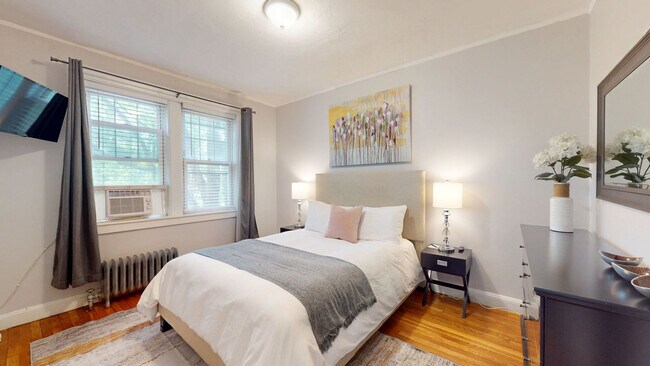 Building Photo - 169 Kent St