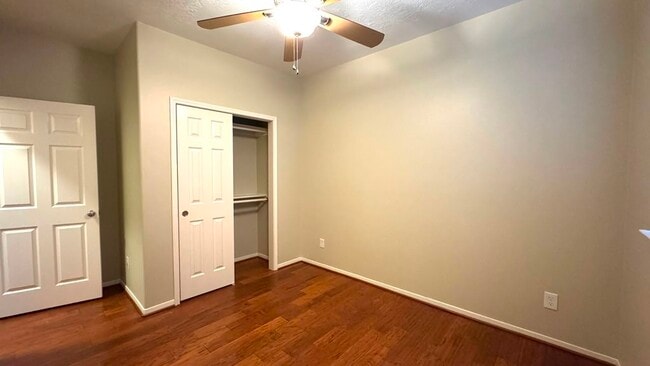 Building Photo - 8923 Willow Wind Ln
