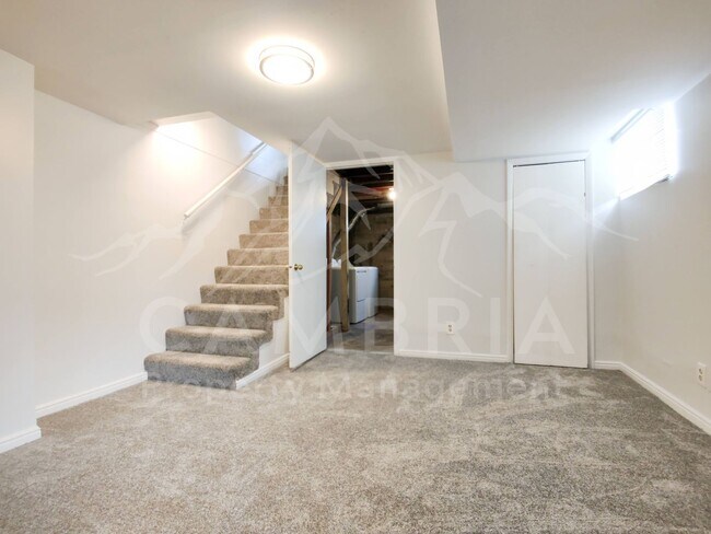 Building Photo - 1015 E 2700 S