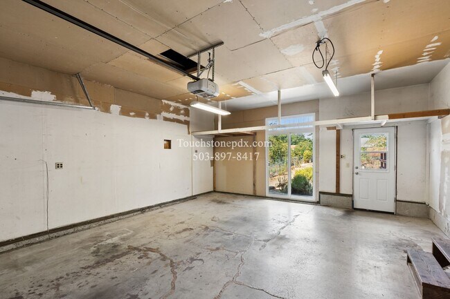 Building Photo - 1440 Columbia Ave
