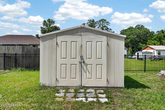 Building Photo - 277 Debary Dr