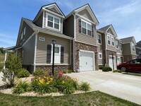 Building Photo - Wren | 3 Bed 2.5 Bath | Garage | 1729 sf
