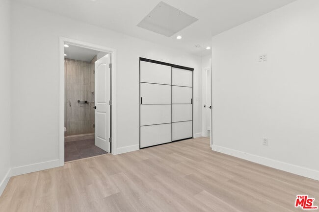 Building Photo - 119-119 S Myers St