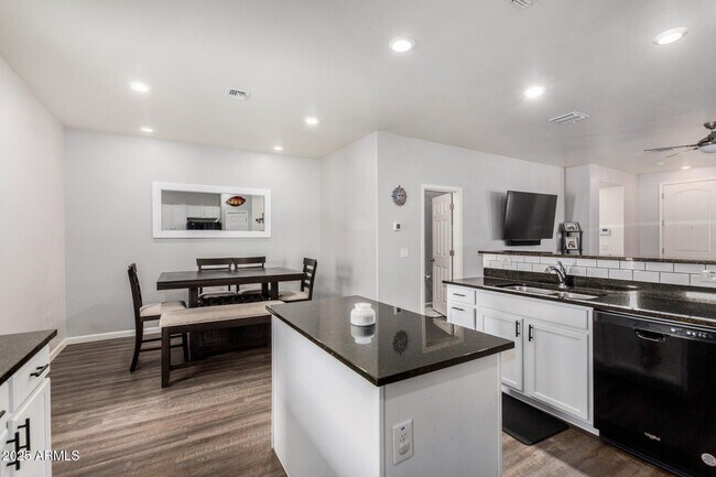 Building Photo - 36909 N Coronado Ln