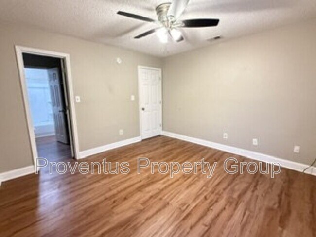 Building Photo - 500 N Crow Rd