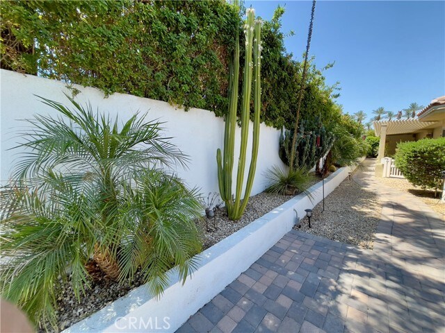 Building Photo - 44451 Kings Canyon Ln