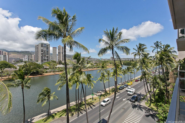 Building Photo - 2115 Ala Wai Blvd