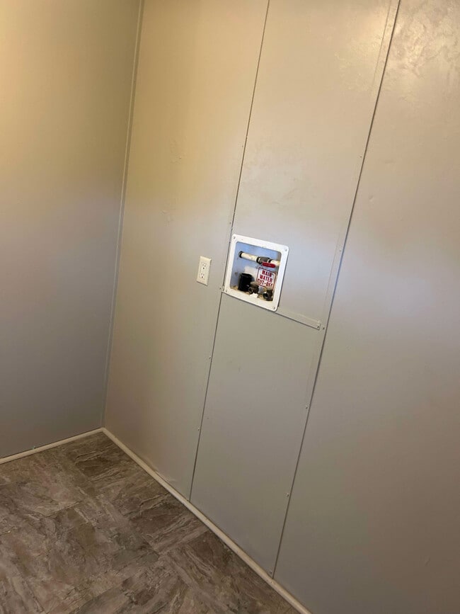 Building Photo - lot 28