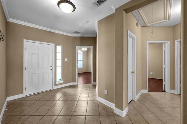 Building Photo - 952 Crannog Way