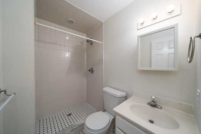 Building Photo - 98 Park Ave