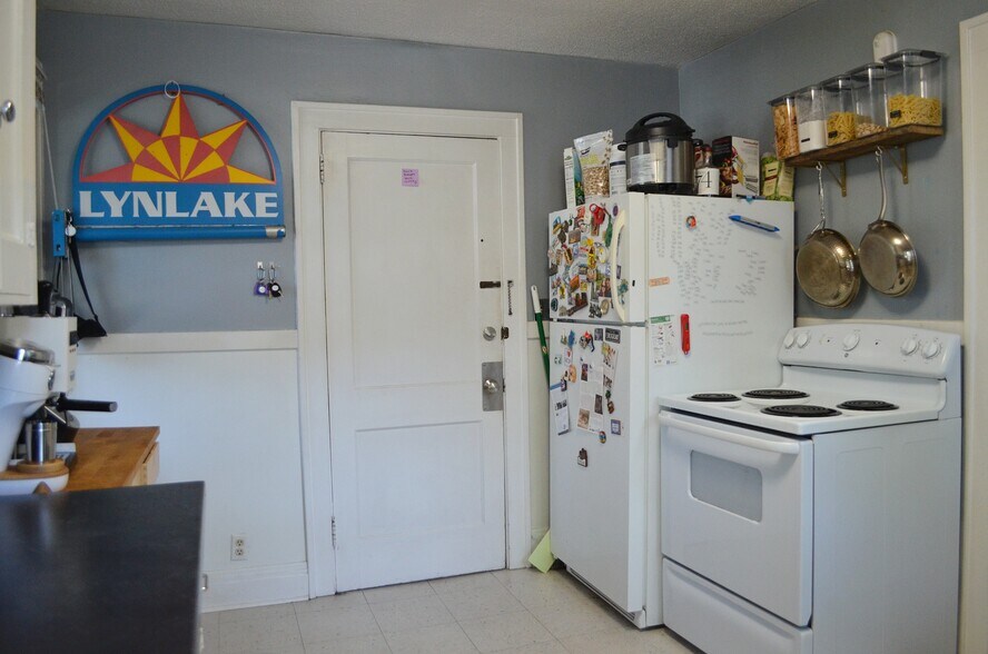 Building Photo - 5000 Lyndale Ave S