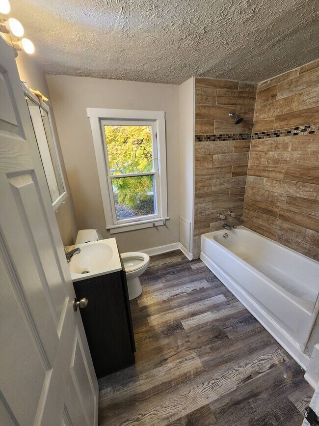 Building Photo - Beautiful 3-Bedroom Home for Rent – Perfect for Families!