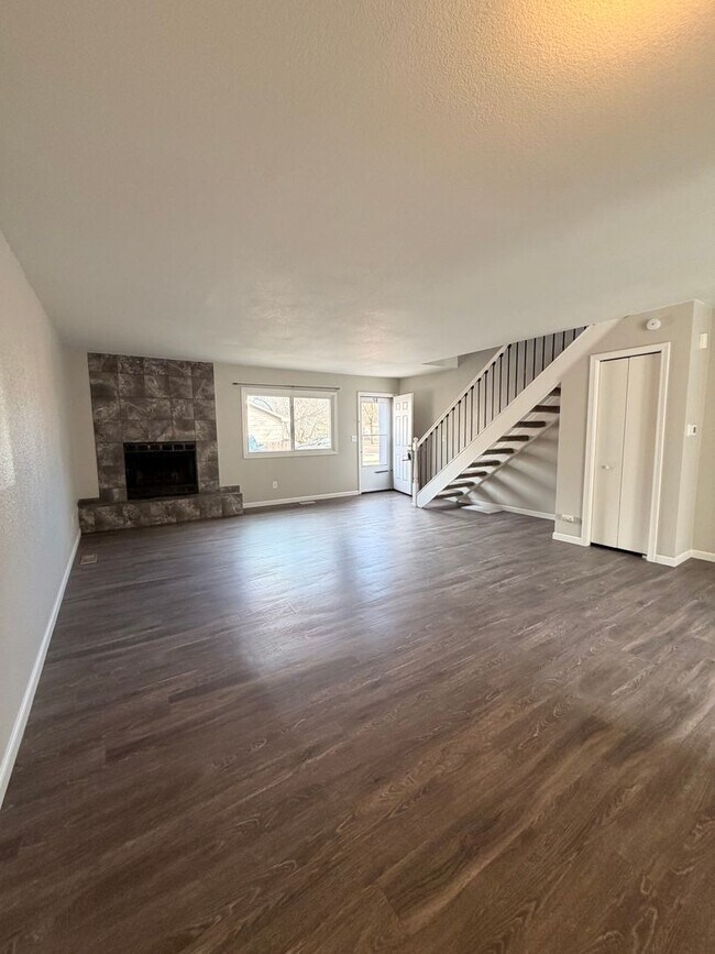 Building Photo - 219 N Race St