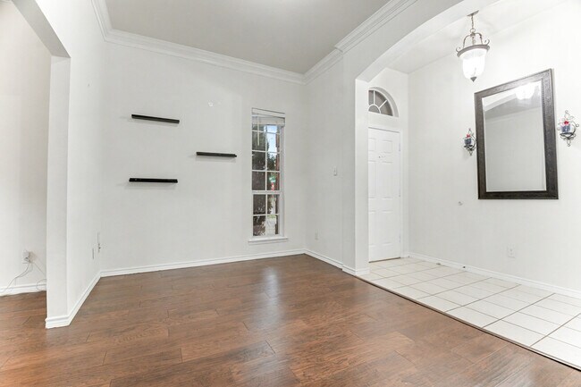 Building Photo - 5474 Golfside Dr