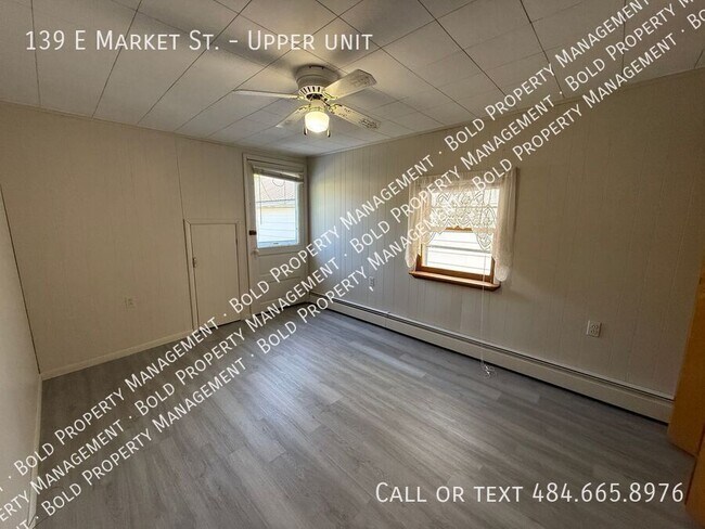 Building Photo - 139 E Market St