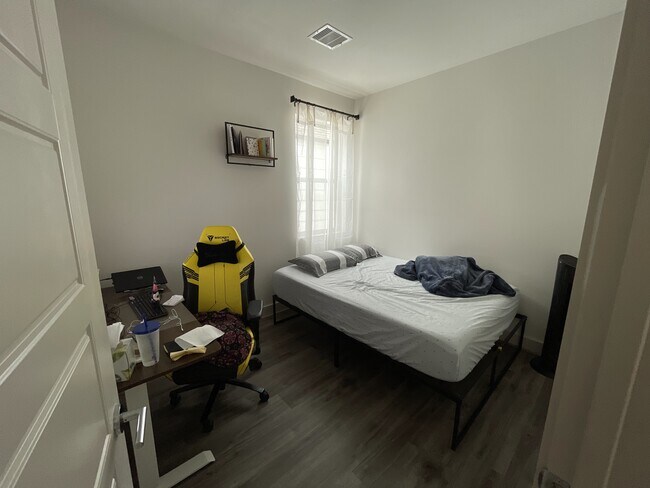 Building Photo - 4418 Bora Bora Ln