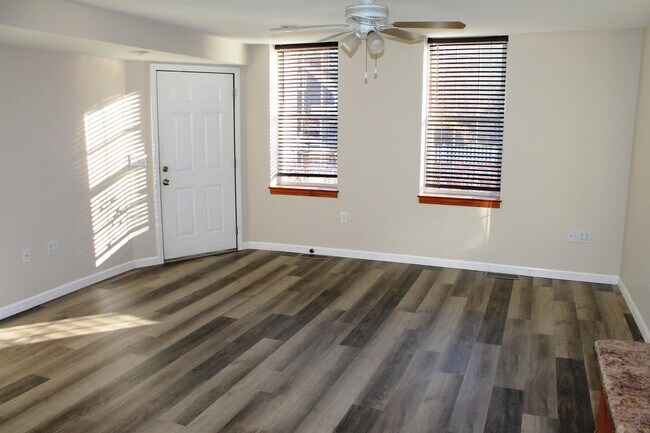 Building Photo - 57 S Mast St