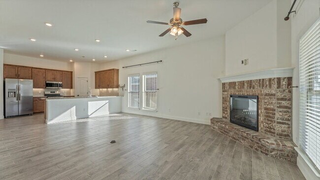 Building Photo - "Charming 3-Bed Oasis with Granite Touches & Cozy Fireplace in Bentonville!"