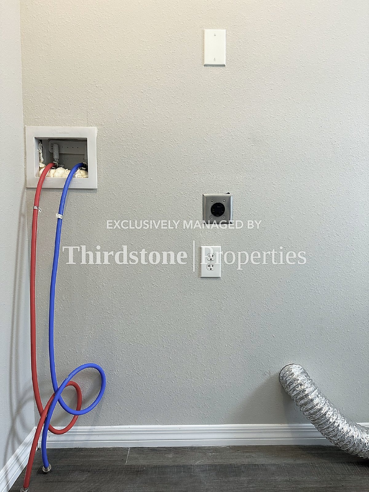 Building Photo - 3347 Phyllis St