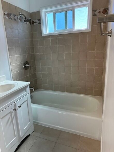 Bath - 6011 Pine Crest Dr