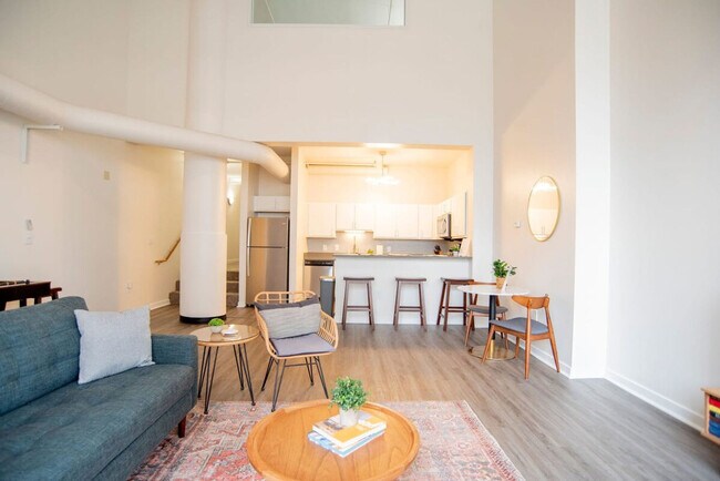 Building Photo - 125 W Market St