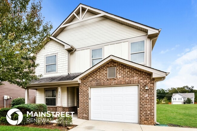 Building Photo - 6672 Woodford Ln