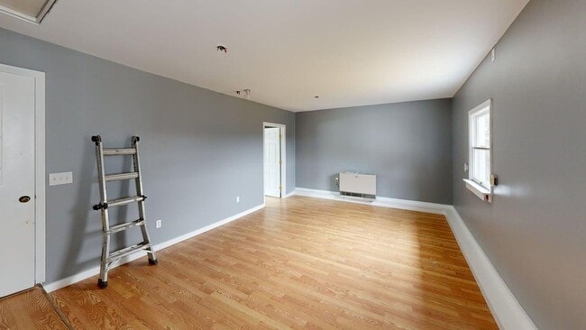 Building Photo - Beautifully maintained single-level ranch home in South Barre-Currently Under Contract