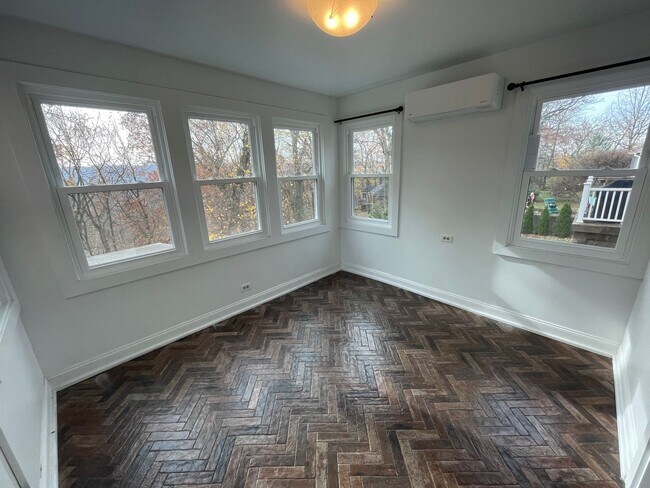 Building Photo - 6621 Church Ave