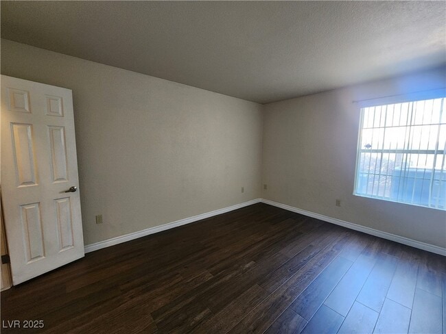 Building Photo - 2606 S Durango Dr