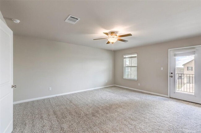 Building Photo - 218 Glass Mountains Wy