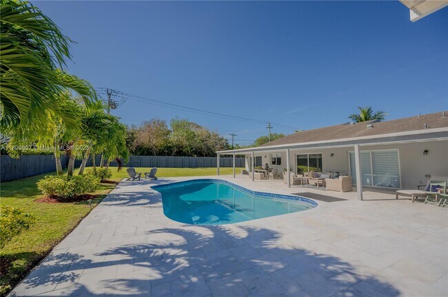 Building Photo - 13561 SW 98th Pl